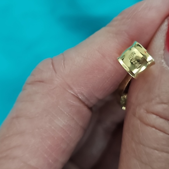 14kt Yellow Gold & Opal pendant - Picture 3 of 4